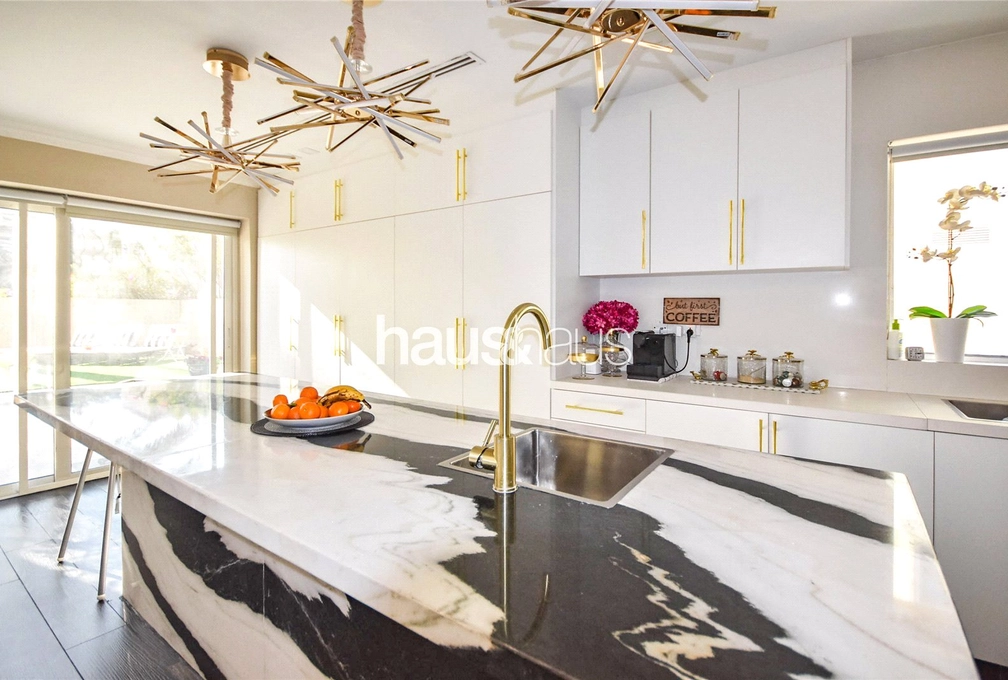 5 bedroom villa for sale - haus & haus