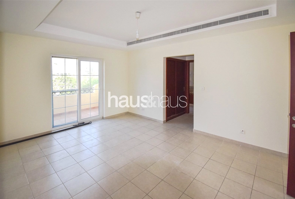 4 bedroom villa for sale - haus & haus