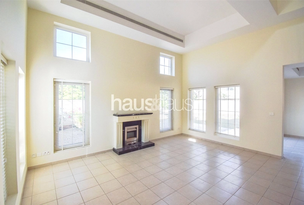 4 bedroom villa for sale - haus & haus