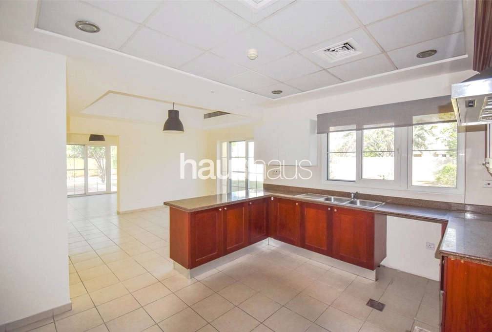 4 bedroom villa for sale - haus & haus