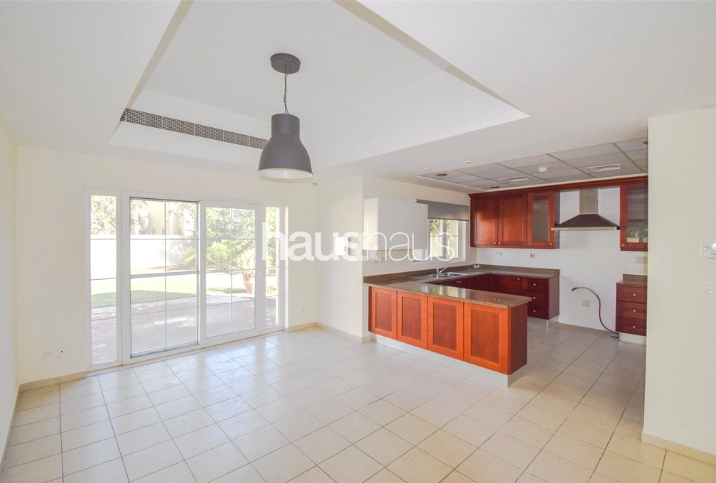 4 bedroom villa for sale - haus & haus