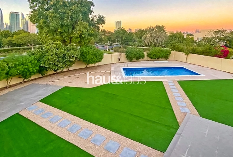 6 bedroom villa for sale - haus & haus