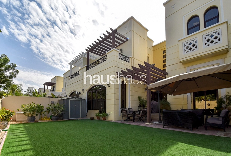 4 bedroom villa for sale - haus & haus