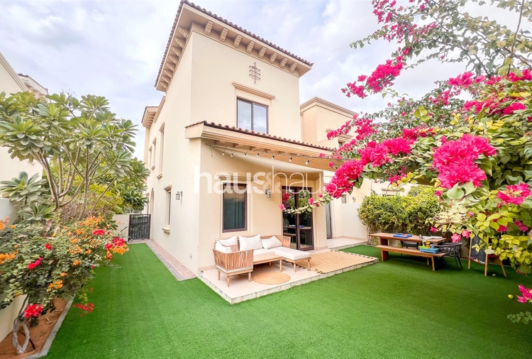 4 bedroom villa for sale - haus & haus