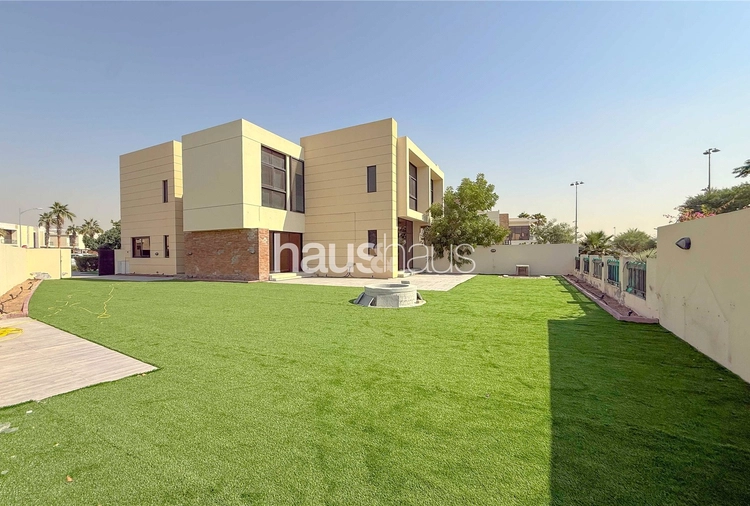 4 bedroom townhouse for sale - haus & haus