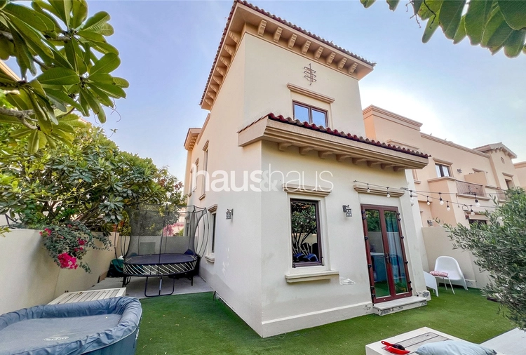 4 bedroom villa for sale - haus & haus