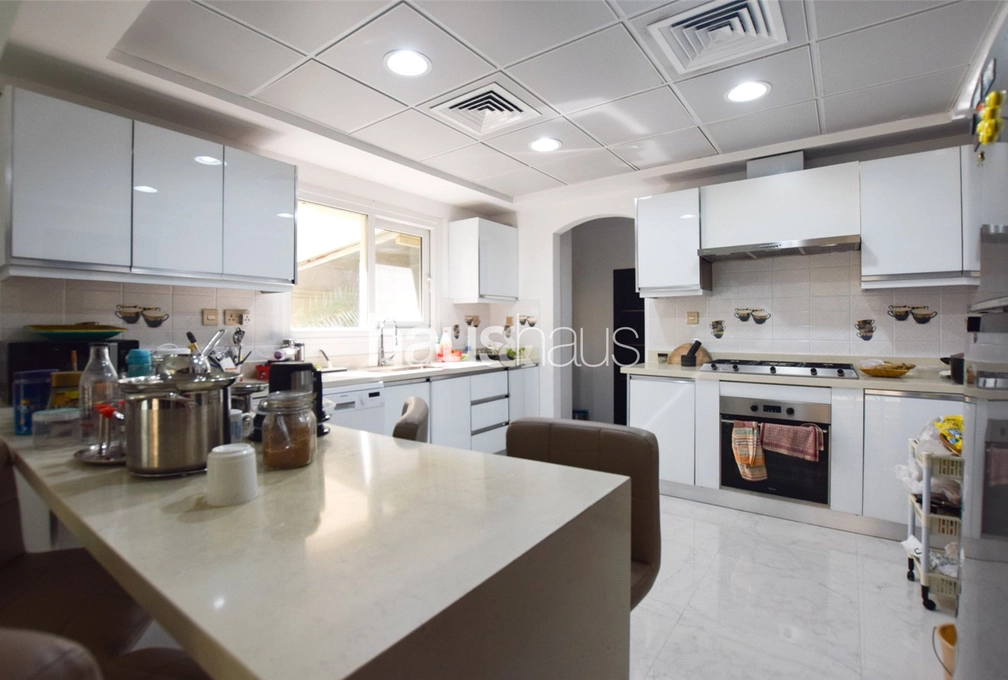 4 bedroom villa for sale - haus & haus