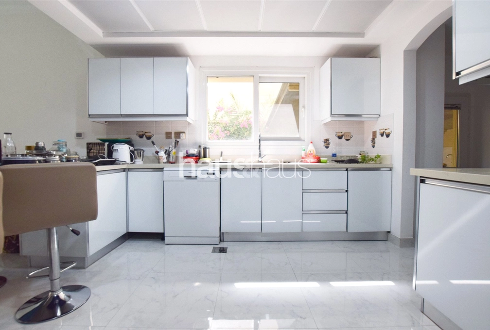 4 bedroom villa for sale - haus & haus