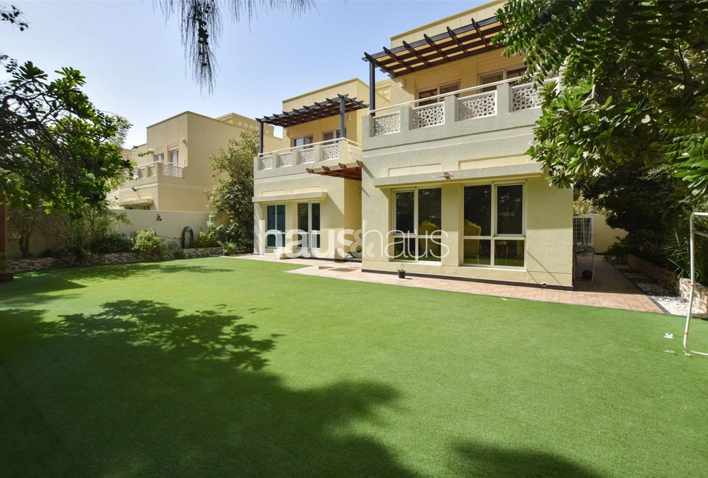 4 bedroom villa for sale - haus & haus