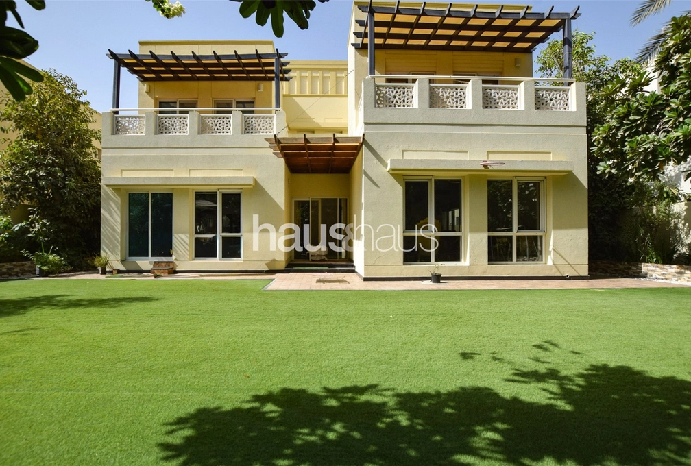 4 bedroom villa for sale - haus & haus