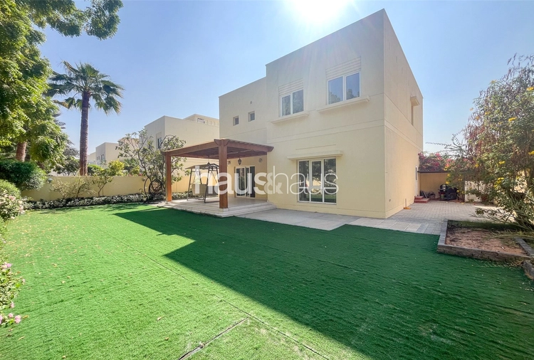 4 bedroom villa for sale - haus & haus