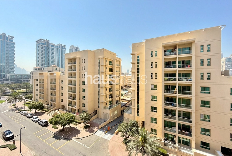 1 bedroom apartment for sale - haus & haus