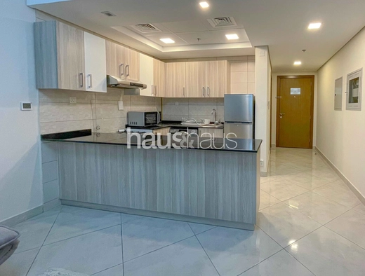 Sale for sale in Building No 3 & 7 at 560,000 AED