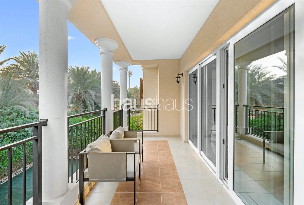 5 bedroom villa for sale - haus & haus