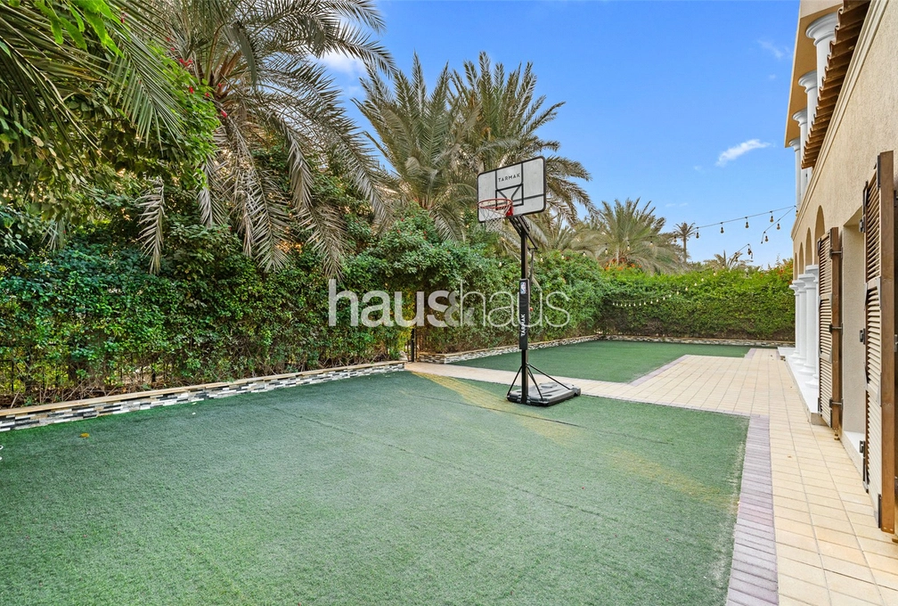 5 bedroom villa for sale - haus & haus