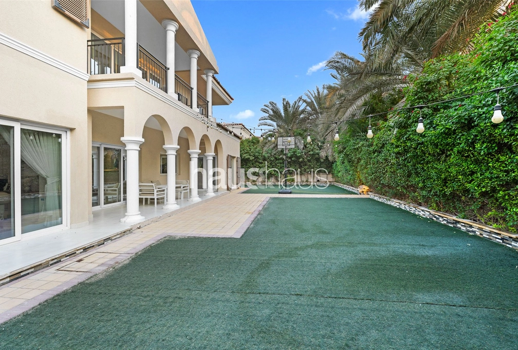 5 bedroom villa for sale - haus & haus