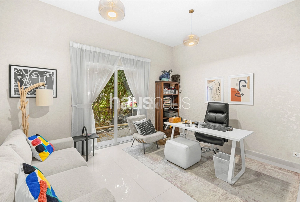 5 bedroom villa for sale - haus & haus