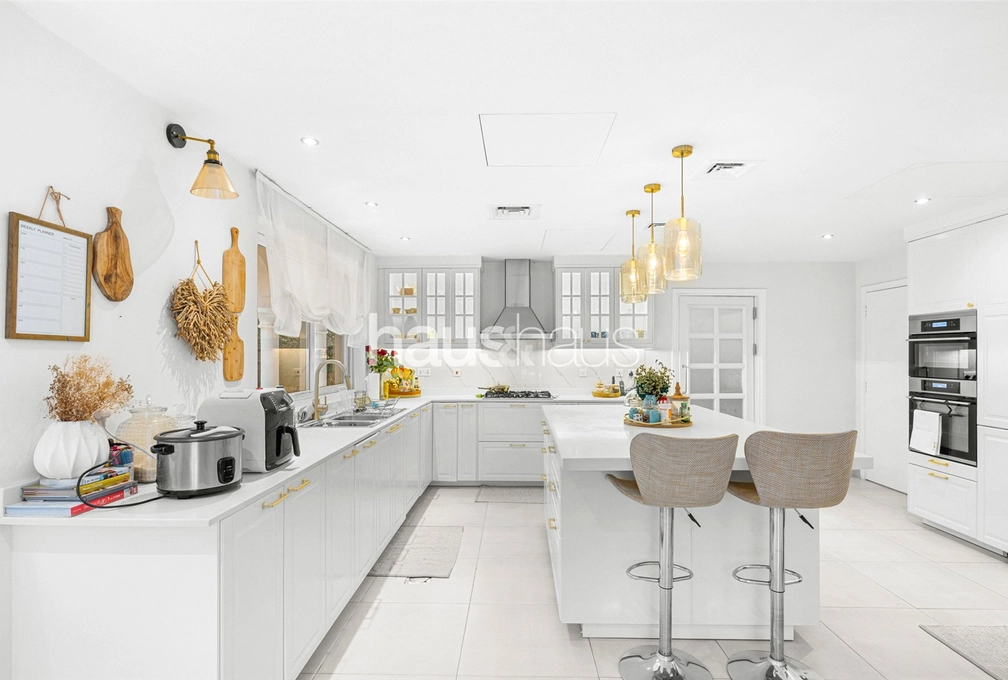 5 bedroom villa for sale - haus & haus