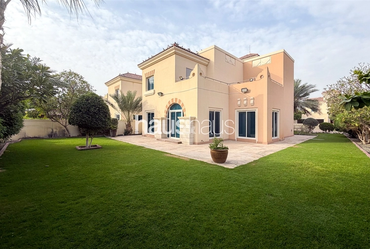 4 bedroom villa for sale - haus & haus