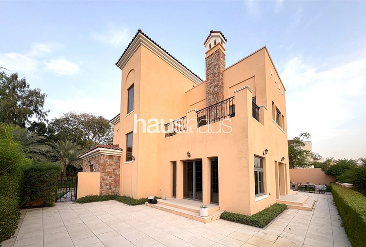 4 bedroom villa for sale - haus & haus