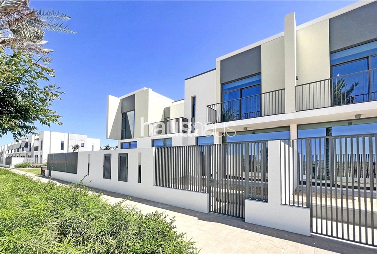 3 bedroom townhouse to rent - haus & haus