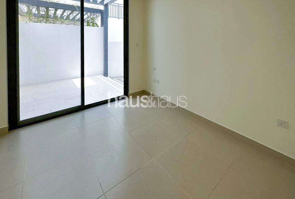 4 bedroom villa to rent - haus & haus