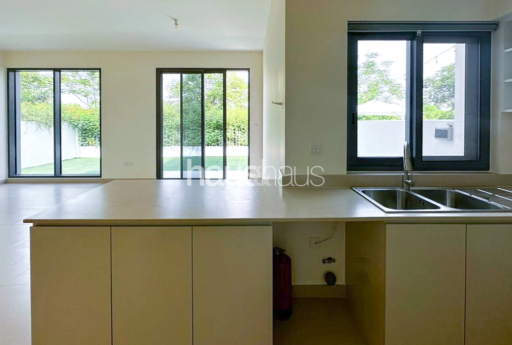 4 bedroom villa to rent - haus & haus