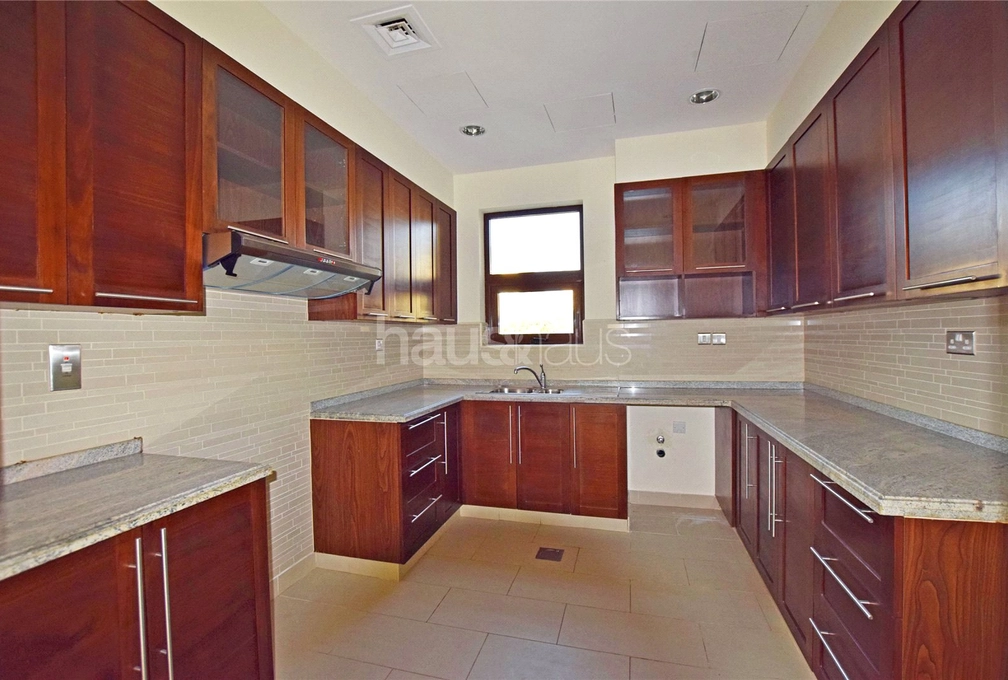 4 bedroom villa to rent - haus & haus