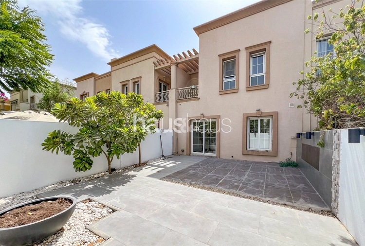 2 bedroom villa to rent - haus & haus