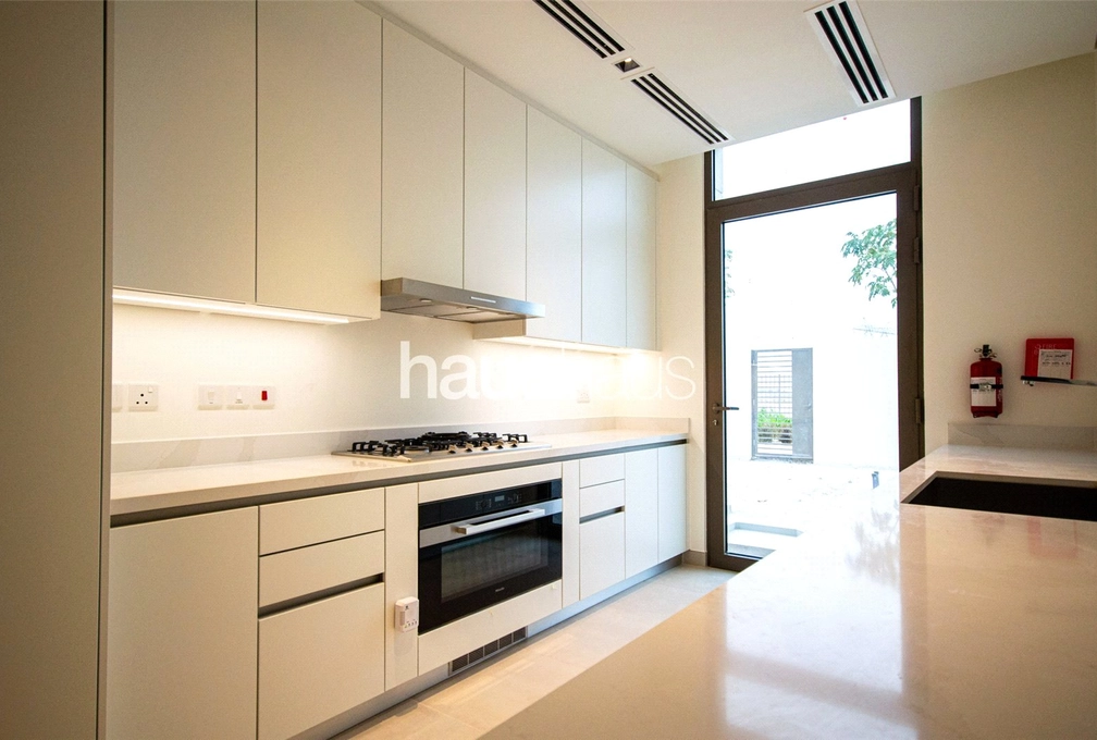 4 bedroom villa to rent - haus & haus