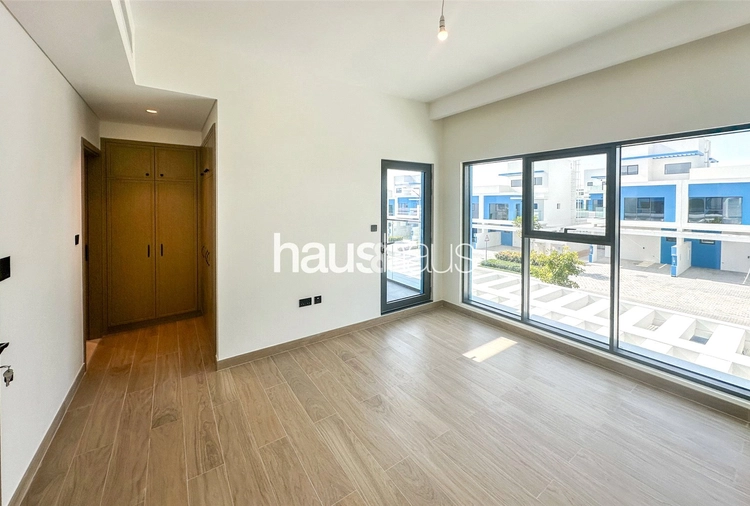 4 bedroom townhouse to rent - haus & haus