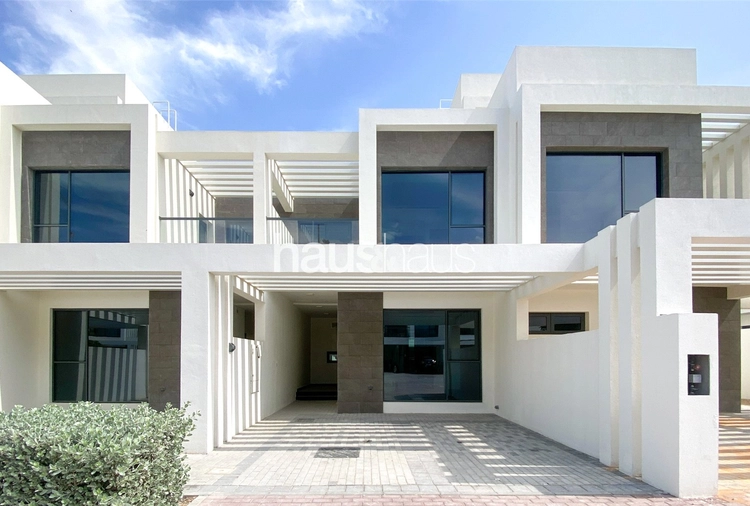 4 bedroom townhouse to rent - haus & haus