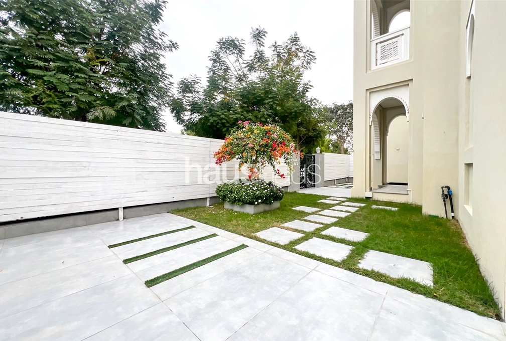 4 bedroom villa to rent - haus & haus