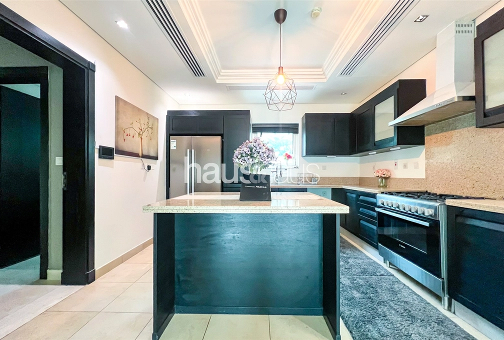 4 bedroom villa to rent - haus & haus