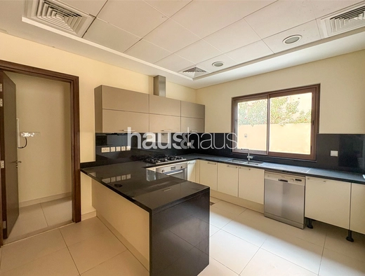 5 bedroom villa to rent - haus & haus