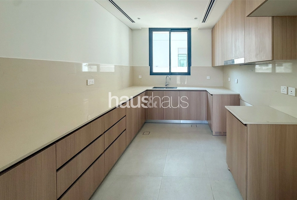 4 bedroom villa to rent - haus & haus