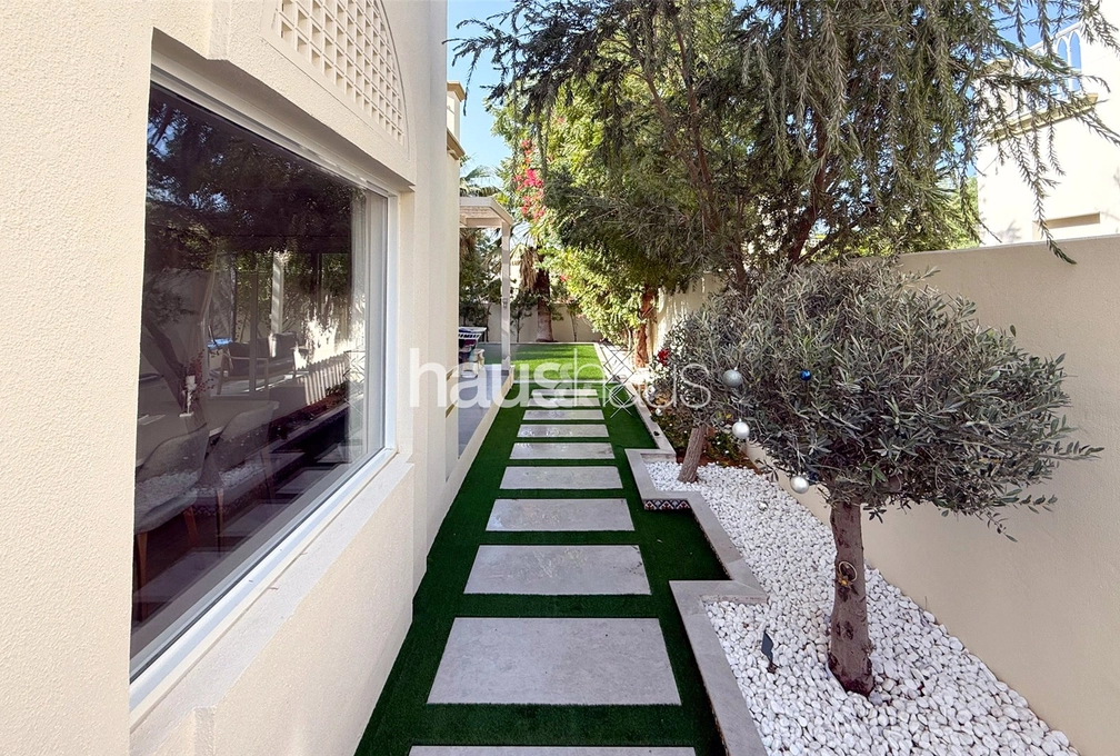 4 bedroom villa to rent - haus & haus