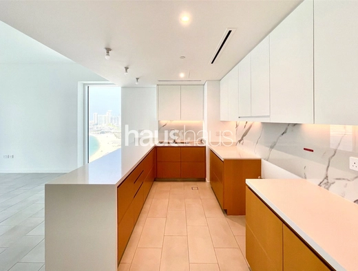 4 bedroom apartment for sale - haus & haus