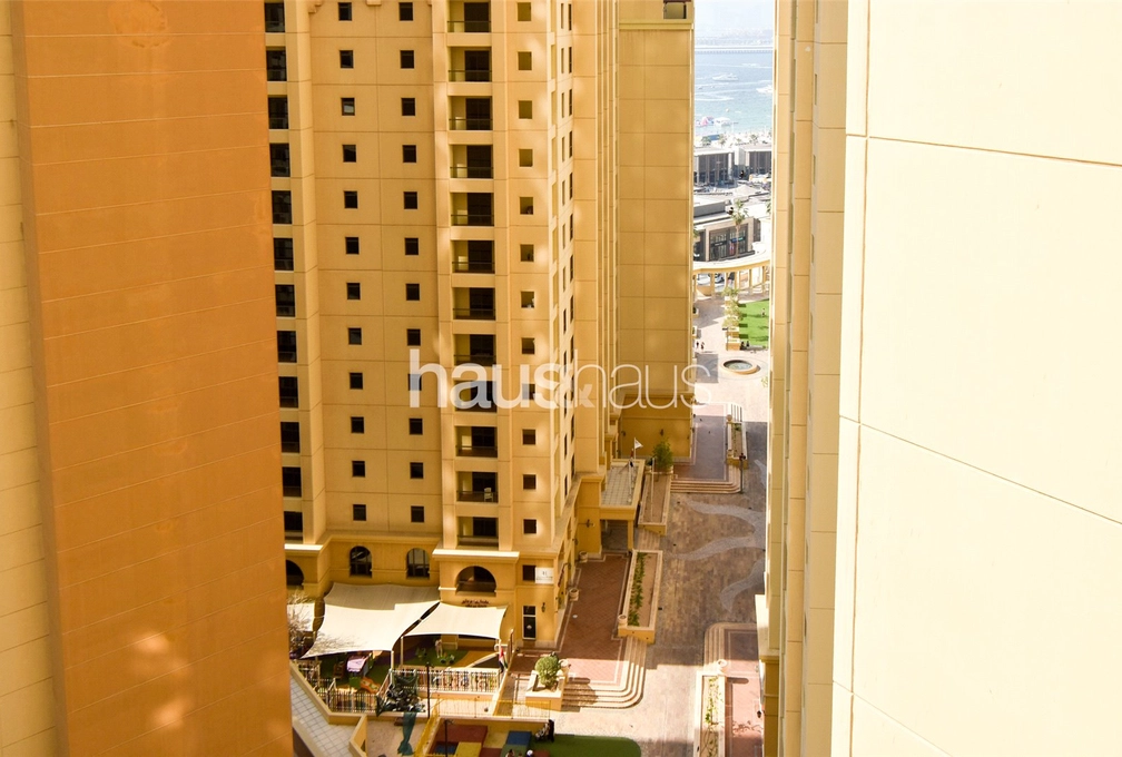 1 bedroom apartment for sale - haus & haus