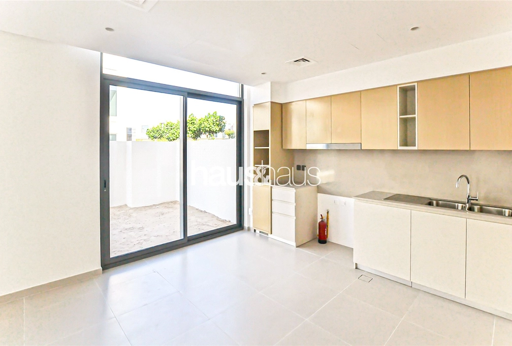 4 bedroom townhouse to rent - haus & haus