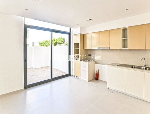 4 bedroom townhouse to rent - haus & haus