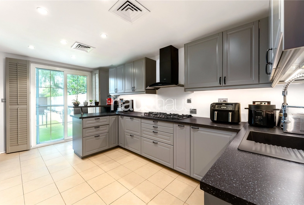 3 bedroom villa for sale - haus & haus