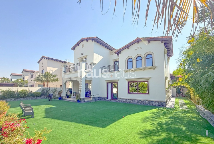 4 bedroom villa for sale - haus & haus